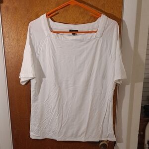 Liz Claiborne White Boxy Short Sleeve Tee